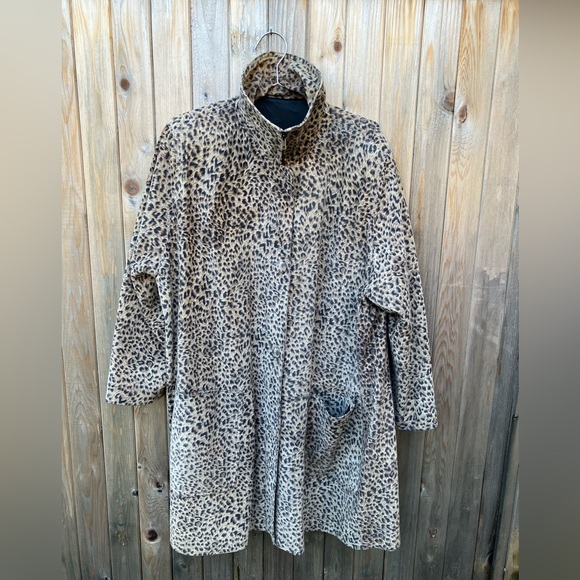 Jackets & Blazers - Leopard suede coat